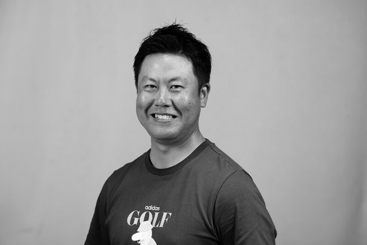 ヘッドの正しいリリースの方法は？“デコピン”の動きが理想！