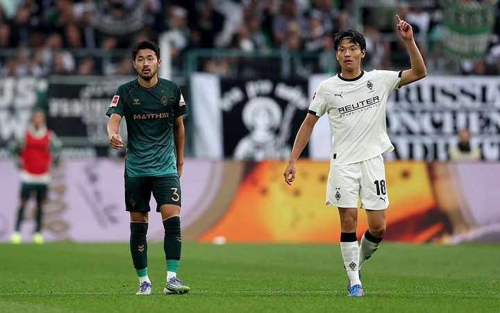 GK長田澪とDF菅原由勢のブレーメン、町野のボルシアを撃破で今季初勝利！現地紙は菅原を称賛