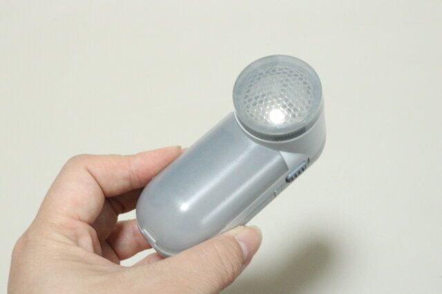 ダイソーのくるくる毛玉取り