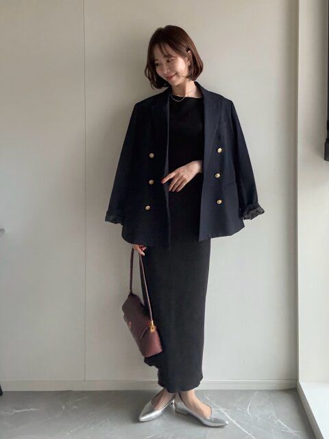 スタイル03：タイトスカート×紺ブレでいい女スタイル