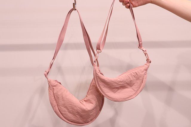 ユニクロのラウンドミニショルダーバッグとラウンドウルトラミニバッグ1