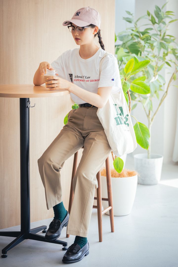 まだまだ暑い9月のTシャツ×チノパン着こなし2選。きりっと見せるコツって？【FUDGE FRIEND おしゃれさんの毎日コーディネート｜うさみ】