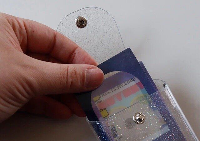 ダイソー チェキ用フォトケース（ボタン付）