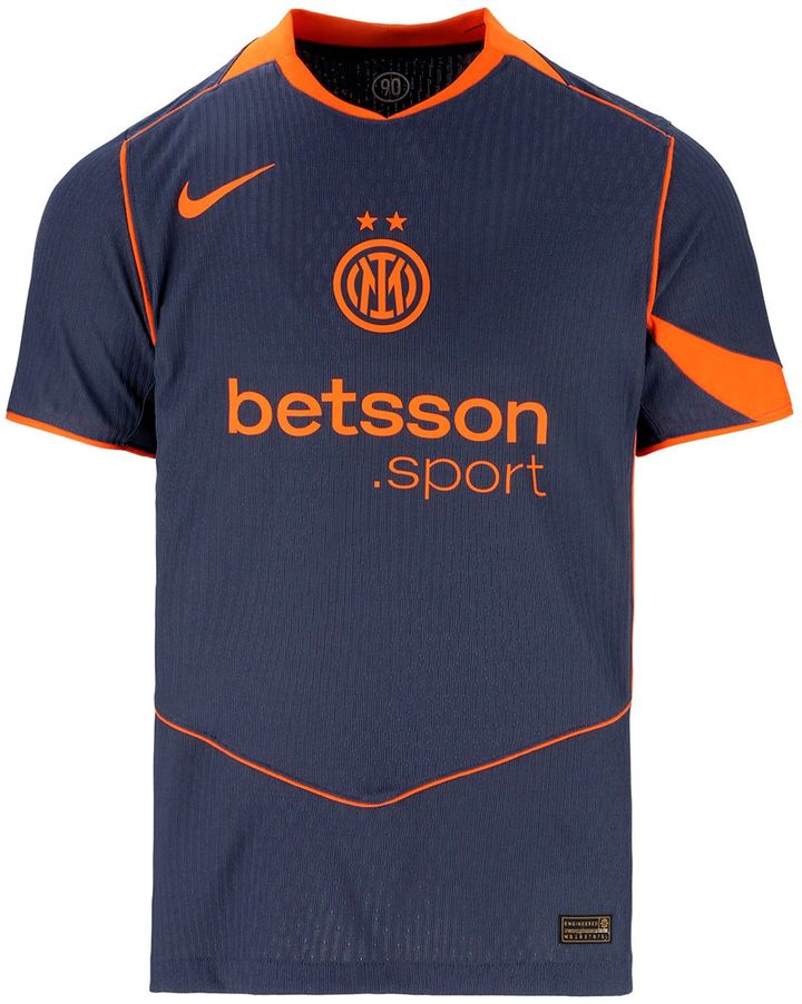 イタリア名門クラブに懐かしの「2000年代デザイン」ユニフォームが登場！黄金期の幕開けが甦る