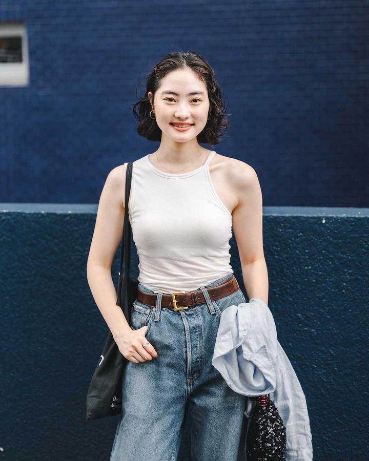 残暑の“シャツ＆カーディガン”ルック5選。夏の装いに＋1アイテムで秋顔へチェンジ【TOKYO SNAP】