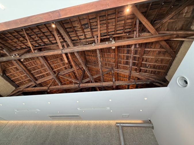 ジョネスー天井 Ø JONES FUKUOKA（ジョネス フクオカ）