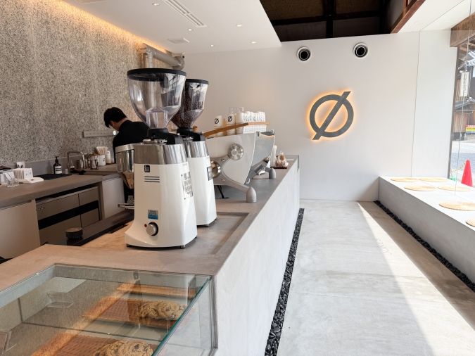 ジョネスー店内 Ø JONES FUKUOKA（ジョネス フクオカ）