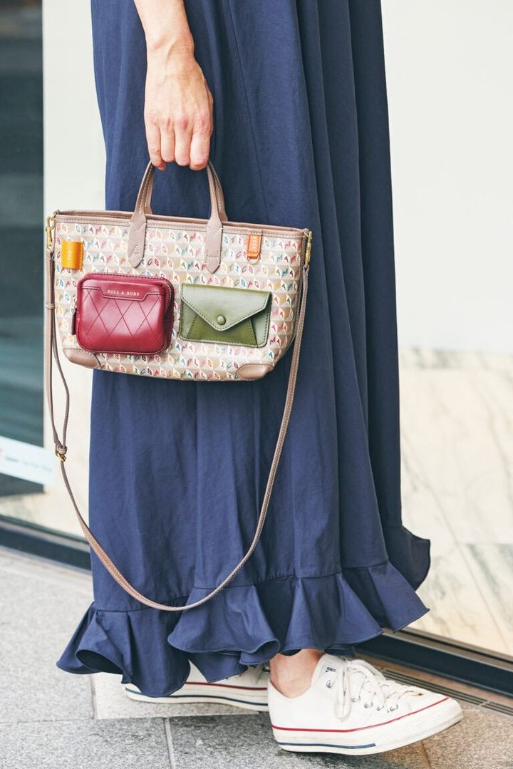 バッグは「アニヤ・ハインドマーチ