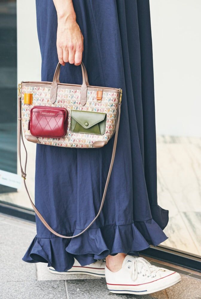 バッグは「アニヤ・ハインドマーチ