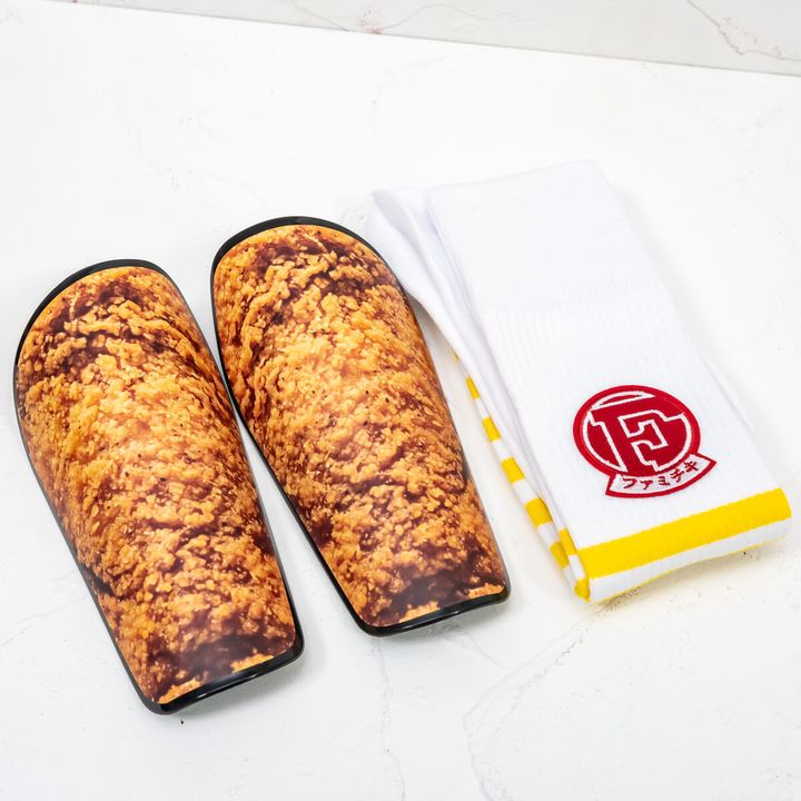 【スタンプ3個】ファミチキすね当て&ソックス