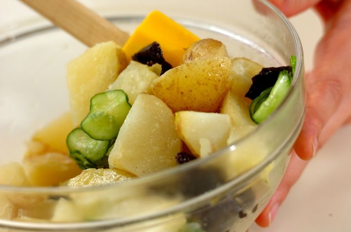 プルーン入りポテトサラダの作り方1