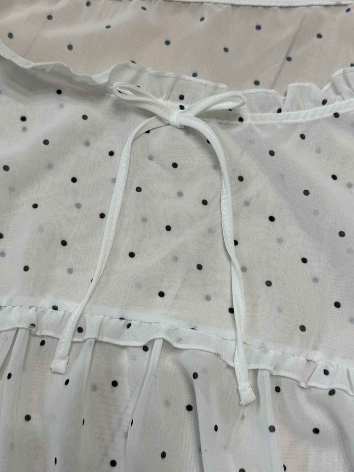 画像: キャミは透け感あり