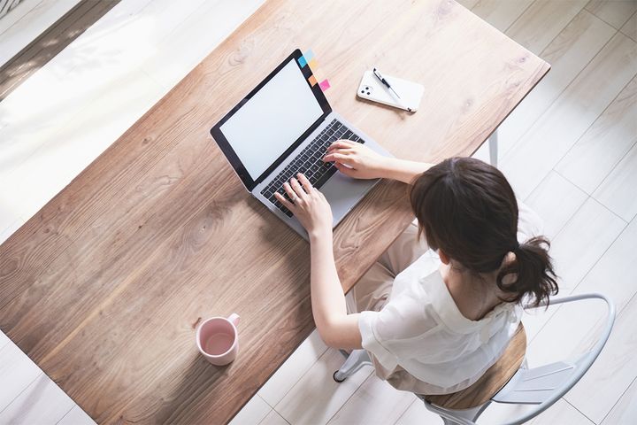 Z世代が感じている、ビジネスチャットでの世代間ギャップとは