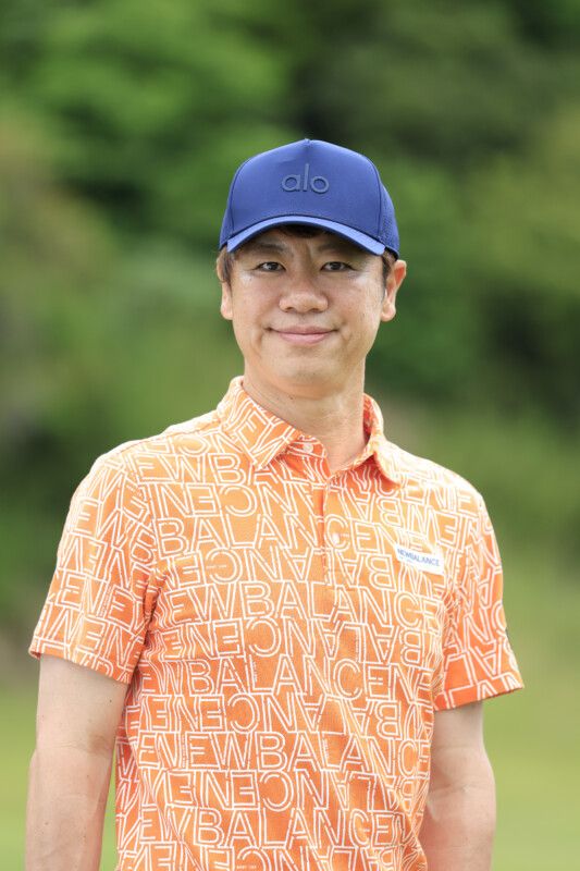 傾斜地では「５割スイング」で確実ミート！男子プロが解説