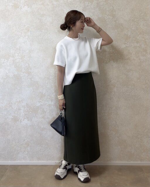 着回しコーデ④タイトスカートで大人カジュアルコーデ
