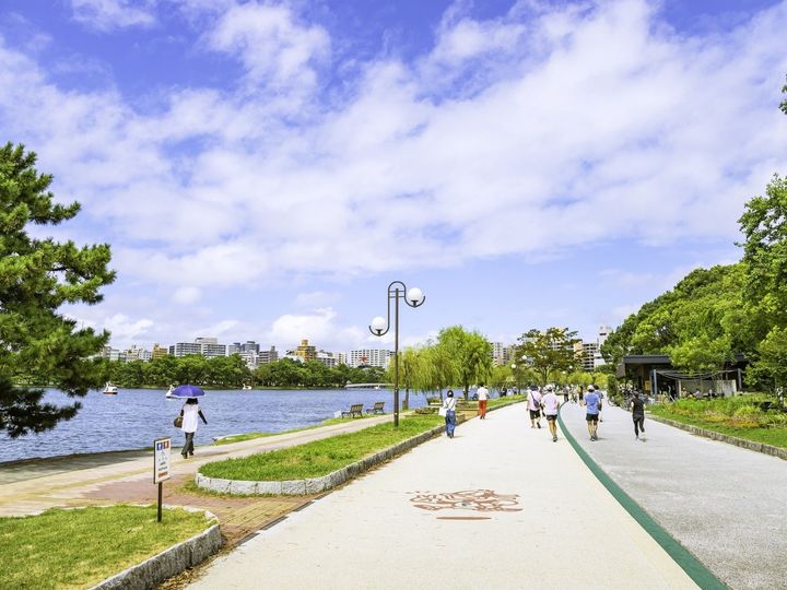 リクルートは、福岡県に住む20歳以上の男女を対象に調査を行い、「SUUMO住みたい街ランキング2025 福岡県版/福岡市版」として発表しました。福岡県民が選ぶ「住みたい自治体」ランキングの2位は「福岡市中央区」、1位は？