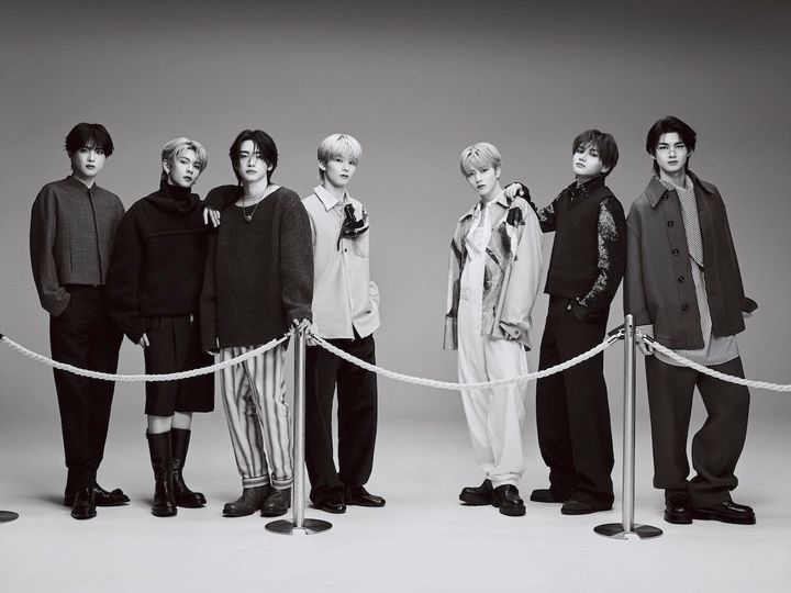 〈左から・YUJU〉ジャケット ¥390,000 パンツ ¥270,000 シューズ ¥240,000／すべてDIOR（クリスチャン ディオール） 〈RUKA〉セーター ¥152,900 中に着たセーター ¥107,800 パンツ ¥101,200 ベルト 参考商品 ブーツ ¥258,500／すべてDRIES VAN NOTEN（ドリス ヴァン ノッテン） ピアス ¥44,700 リング（右手人さし指） ¥122,300／ともにTOM WOOD（トムウッド 青山店） 〈SOTA〉トップ ¥429,000 中に着たセーター ¥205,700 パンツ ¥247,500 ネックレス ¥134,200 シューズ ¥291,500（すべて予定価格）／すべてPRADA（プラダ クライアントサービス） 〈KYOSUKE〉シャツ ¥196,900 パンツ ¥169,400 コサージュ ¥118,800 シューズ ¥168,300／すべてMARNI（マルニ ジャパン クライアントサービス） 〈REO〉シャツ ¥59,400／UJOH（エム） 中に着たジャンプスーツ／OLDER STUDIO（olderstudio.com） ネックレス ¥106,800／TOM WOOD（トムウッド 青山店） シューズ ¥292,600／CHRISTIAN LOUBOUTIN（クリスチャン ルブタン ジャパン） 〈GAKU〉ベスト ¥335,500 シャツ ¥1,298,000 パンツ ¥242,000 イヤリング ¥313,500 シューズ ¥179,300／すべてGUCCI（グッチ クライアントサービス） 〈HIKARU〉ジャケット ¥139,700 シャツ ¥79,200 パンツ ¥99,000 シューズ 参考商品／すべてAMI PARIS（アミ パリス ジャパン） アイウェア ¥83,600／LINDBERG（ケリング アイウエア ジャパン カスタマーサービス） その他／スタイリスト私物