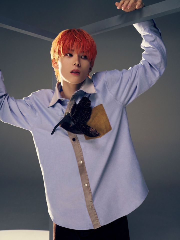 シャツ ¥196,900 パンツ ¥169,400 コサージュ ¥118,800／すべてMARNI（マルニ ジャパン クライアントサービス）