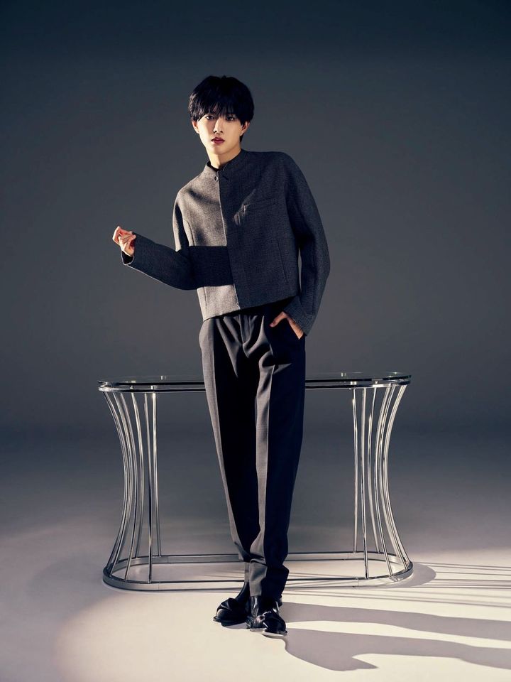 ジャケット ¥390,000 パンツ ¥270,000 シューズ ¥240,000／すべてDIOR（クリスチャン ディオール）