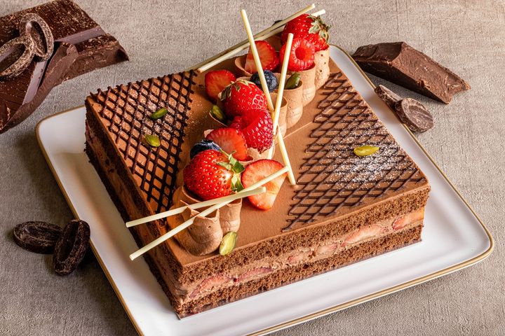 チョコレートショートケーキ（苺サンド）