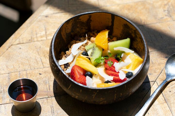 古都・鎌倉で新鮮野菜たっぷりのモーニング♪潮風を感じるテラスが心地いい「WOODBERRY COFFEE 鎌倉店」