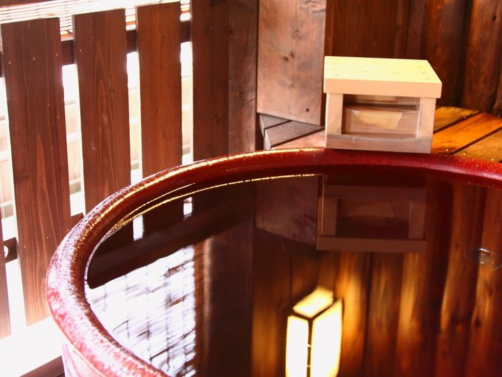 全国の238人が選んだ、1人旅で行きたい「滋賀県の温泉地」ランキング！ All About ニュース編集部が実施したアンケート調査結果から、2位「信楽温泉」を抑えた1位は？