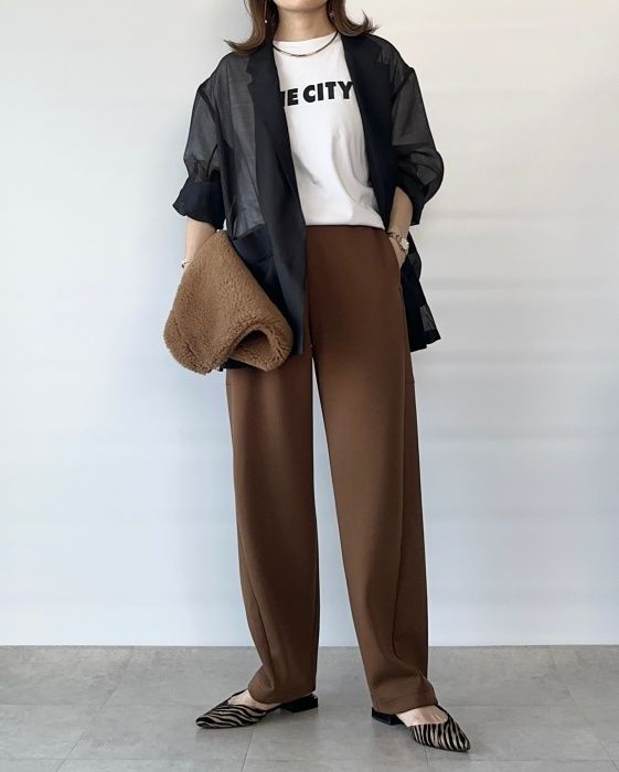 UNIQLOのブラウンの「ドライスウェットカーブパンツ」