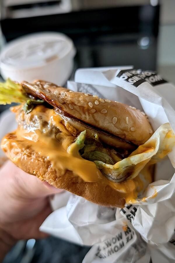 本格チーズプルコギバーガー