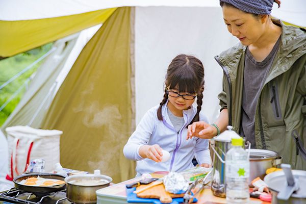  「子供が自分から手伝う」“アウトドアの達人”が教えるファミリーキャンプのテク