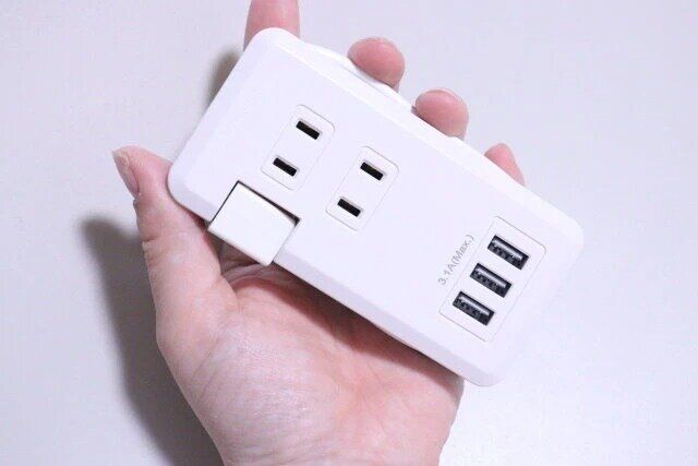 ダイソー 2コンセントタップコード（Type-A 3ポート、3.1A、20cm） 