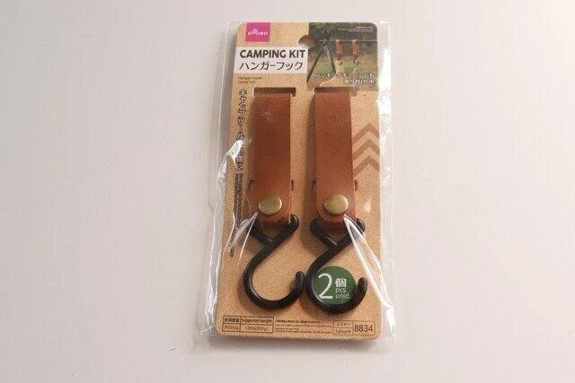 ダイソー ハンガーフック（レザー風、2個） パッケージ
