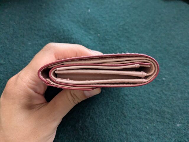 VIS ハートカット財布ミニ 横から見た図