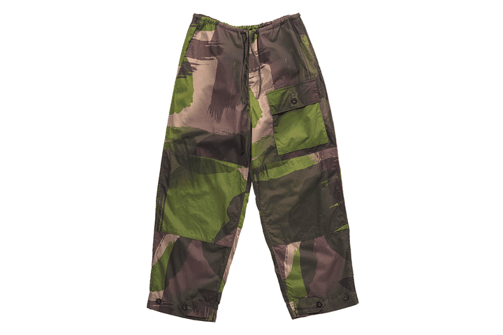 〈ブラームスルーツストック〉のイージーパンツ