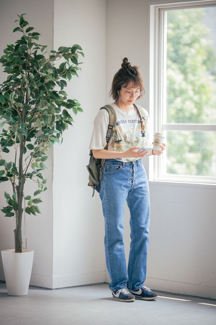 “デニムパンツ”のお手本コーデ5選。季節の変わり目も頼れる本命アイテム【FUDGE FRIEND おしゃれさんの毎日コーディネート】