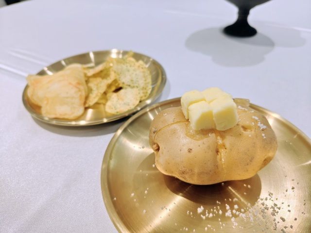 湖池屋オンラインショップ限定・「今金男しゃくポテトチップス」に使用される「今金男しゃく」（先行お披露目会にて）