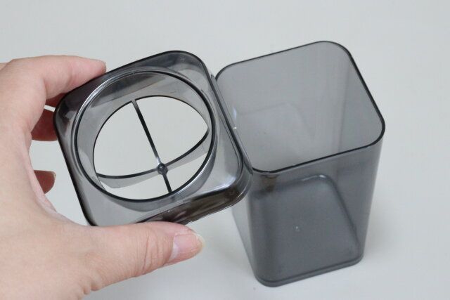 ダイソーのプラスチック製球根栽培ベース