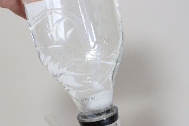 セリアの逆さで使えるペットボトル用スプレーヘッドは最後までしっかり吸い上げてくれる