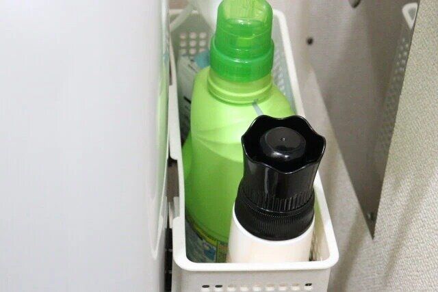 ダイソーの隙間に使えるマグネットバスケットM アイボリー