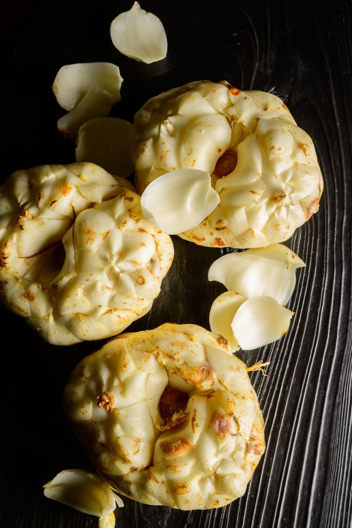 月光百合根は、収穫後2ヶ月以上、氷点直前の低温で寝かせると、凍らないように自らの糖分を高めるという。