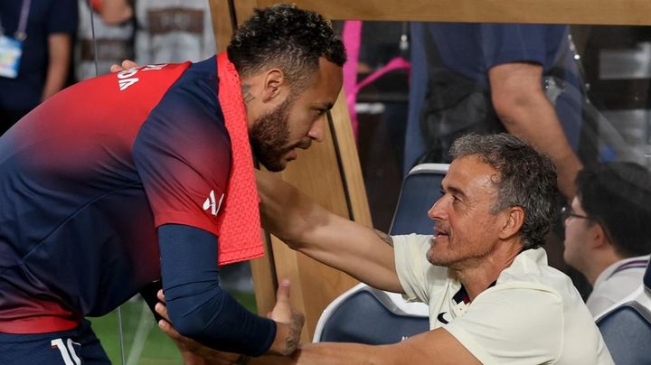 ネイマール、かつて指導を受けた熱血監督から構想外を宣告されていた…幹部が暴露