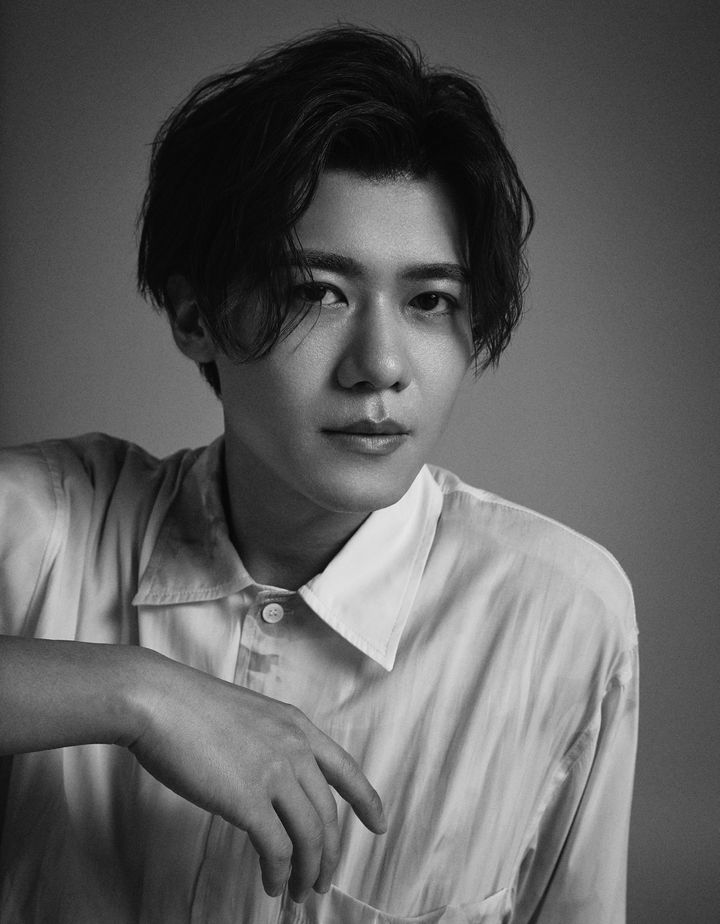 燻し銀の歌手が多い演歌・歌謡曲界で、新しい魅力を放ち、注目されている新浜レオン。