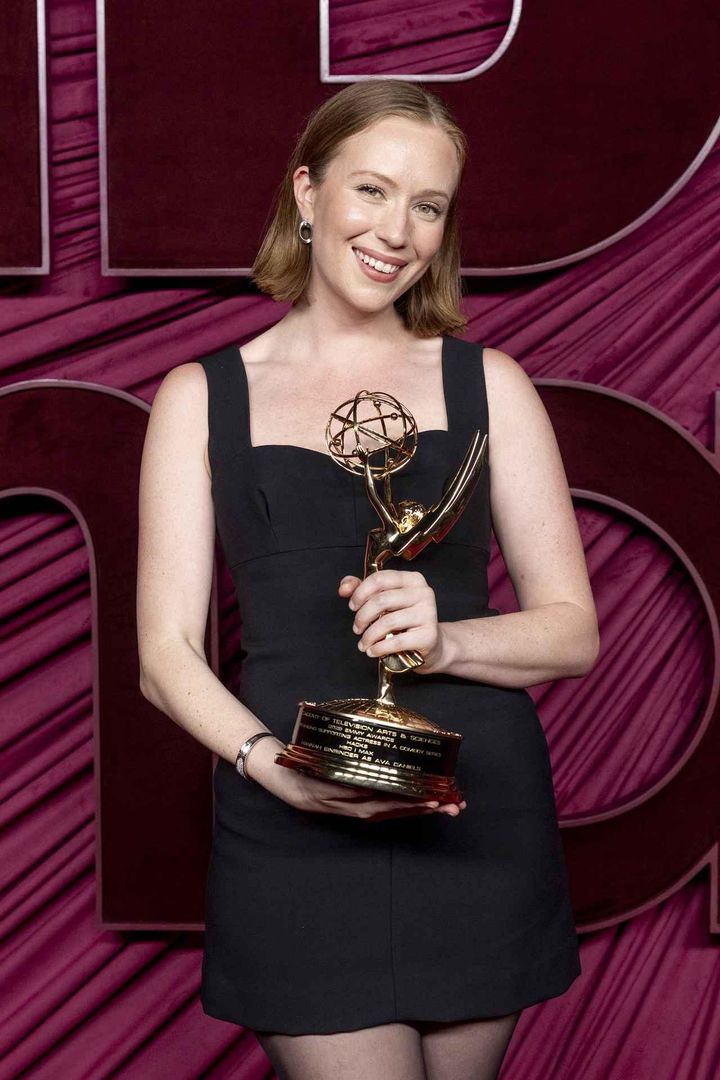 画像2: ハンナ・アインビンダーがコメディ部門の助演女優賞を受賞