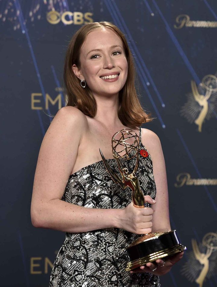 画像1: ハンナ・アインビンダーがコメディ部門の助演女優賞を受賞