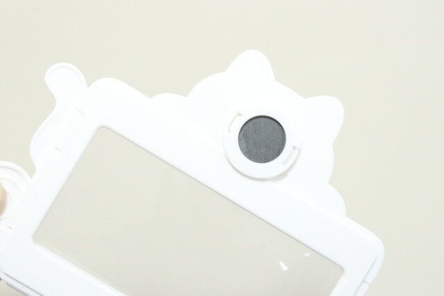 セリアの猫のルーペの背面のマグネット