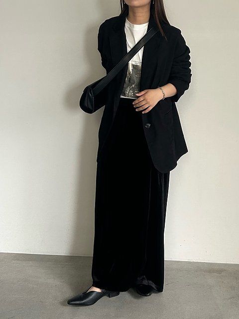 テーラードジャケットコーデ4