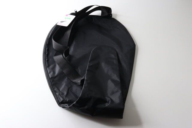 ダイソーのテニスラケット収納ケース1