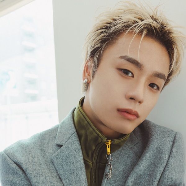 タクト 1998年10月28日生まれ、東京都出身。グループの最年長でリーダー。