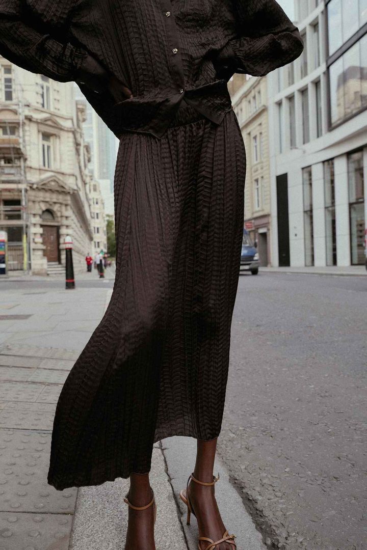 画像2: 出典：ZARA