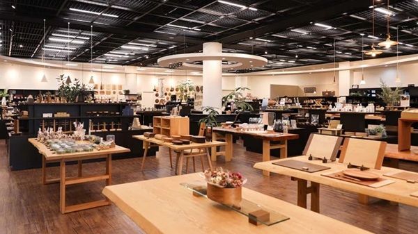 豊田合成が展開するブランド「Re-S」が、アマノHD社と防災バッグを企画！従業員に配布