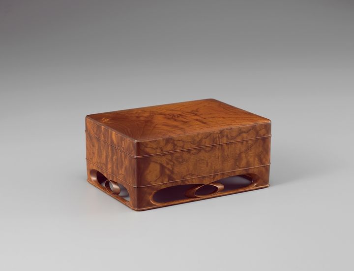 御蔵島桑水輪床脚小箱 